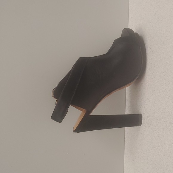 L.A.M.B HEELS - Picture 6 of 12